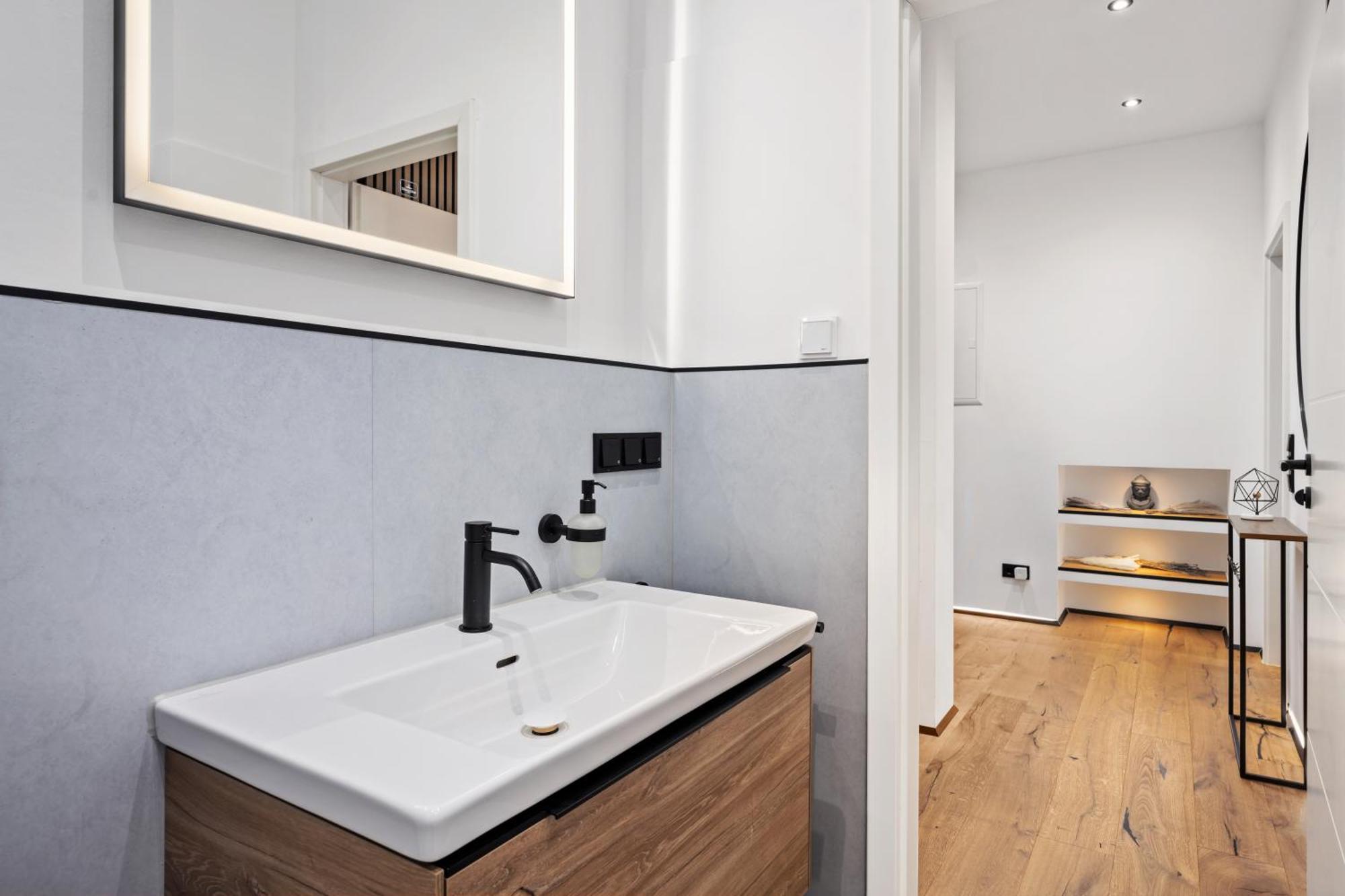 Edler Wohnraum Luxurioeses Stadtstudio Mit Balkon, Kaffeevollautomat & Klima Цвікау Екстер'єр фото